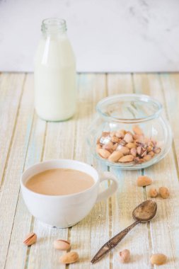 Kahve süt ve fıstık ahşap tablo