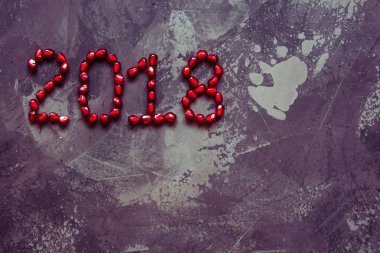 Yeni yıl 2018 metin nar taneleri görünümü top