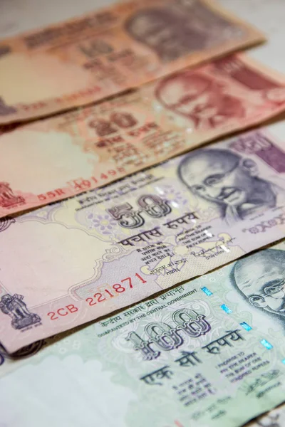 Indyjski Rupia pieniądze banknot na białym tle — Zdjęcie stockowe