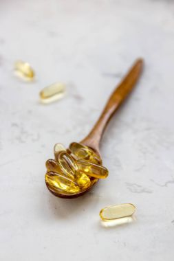 Sarı vitamini kapsülleri, yağlı uyuşturucu ile yumuşak jelatin kapsül ve