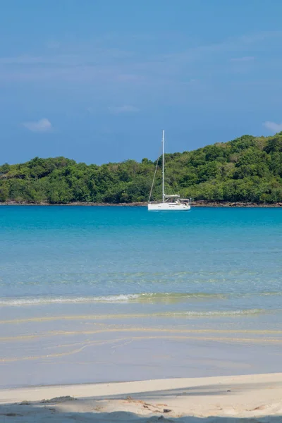 Bella spiaggia incredibile Bang-Bao Bay in Koh kood Island, Thailandese — Foto Stock