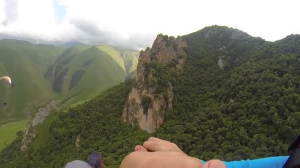 Parapente dans les montagnes — Video