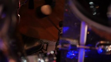 vuruş pedal bas davul yakın çekim