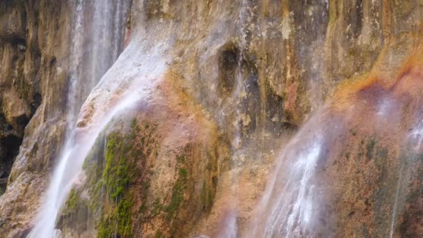 Fuente de agua potable limpia — Vídeo de stock