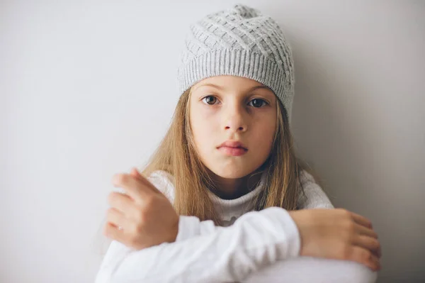 Pretty Little Caucasian Girl Long Hair Wearing Sweater Woolen Hat — Stock Photo, Image