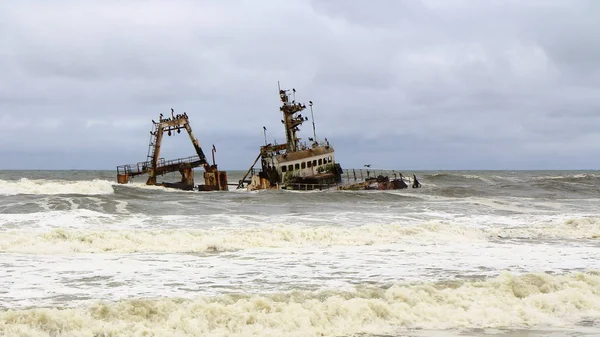 Navio naufragado em Skeleton Coast, Namíbia — Fotografia de Stock