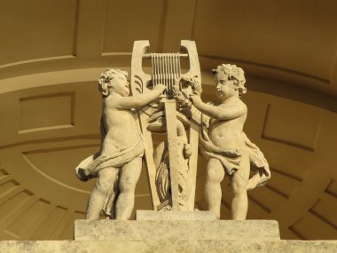 Heykel Apollon Tapınağı'nda