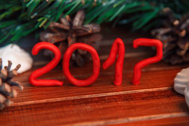 Noel ahşap arka plan. hediye ve marshmallow