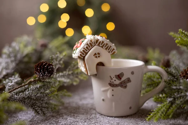 Maison Miniature Pain Épice Sur Chpshka Sur Fond Arbre Noël — Photo