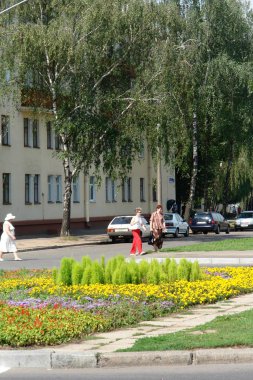 Sokaklarda, kasabada