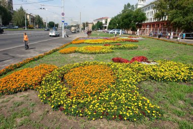 Sokaklarda, kasabada