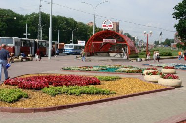 Sokaklarda, kasabada