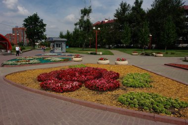 Sokaklarda, kasabada