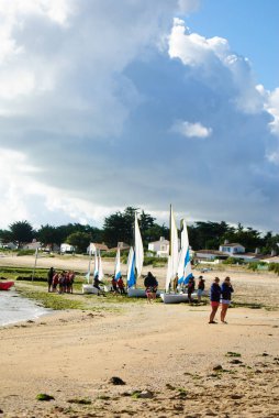 bir ders için Yelkenli tekne hazırlanması