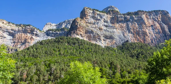 Paisagem Montanhosa Rochosa Dos Pirinéus — Fotografia de Stock