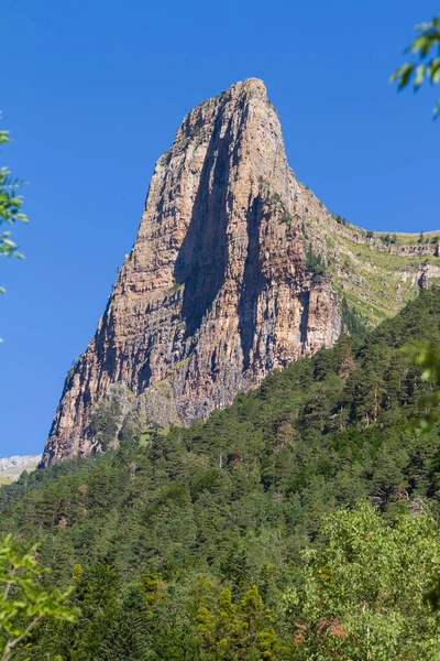 Bergige Und Felsige Landschaft Der Pyrenäen — Stockfoto