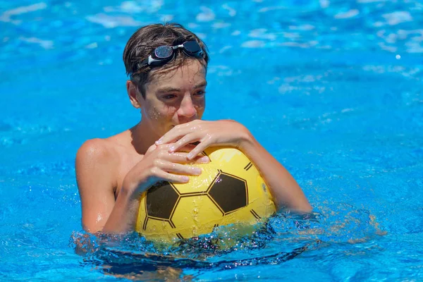 Schöner Teenager Mit Schwarzer Brille Der Einem Sonnigen Sommertag Freien — Stockfoto