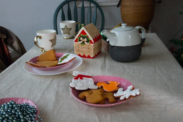 Pan Jengibre Platos Hora Del Noche Acogedora Casa Víspera Navidad — Foto de Stock