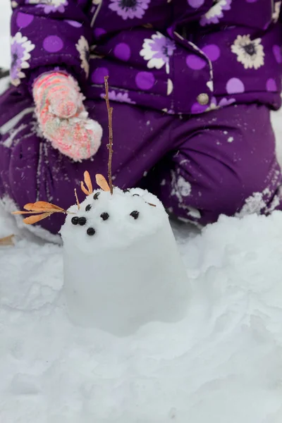 Pretty Toddler Girl Wearing Bright Colored Snowsuit Playing Snow Building — Stock Photo, Image