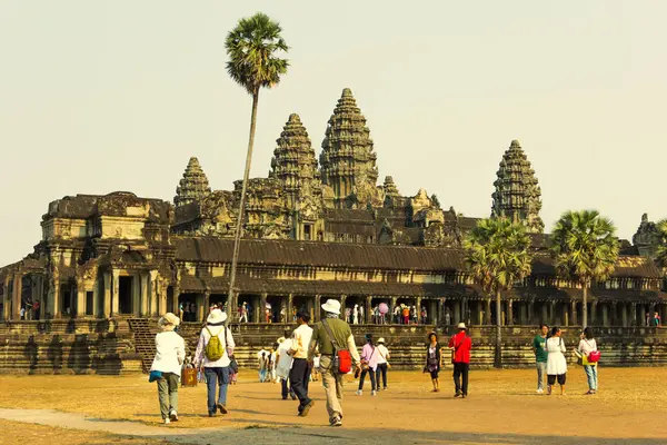 2014 Kamboçya Tapınağı karmaşık Angkor Wat Mart. Tapınak. Khmer medeniyet. Siem biçmek. Kamboçya'da turizm