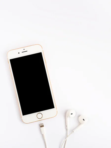 Maçã iPhone7 mockup e Apple EarPods mockup — Fotografia de Stock