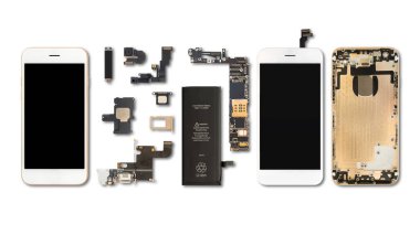Smartphone bileşenleri beyaz izole