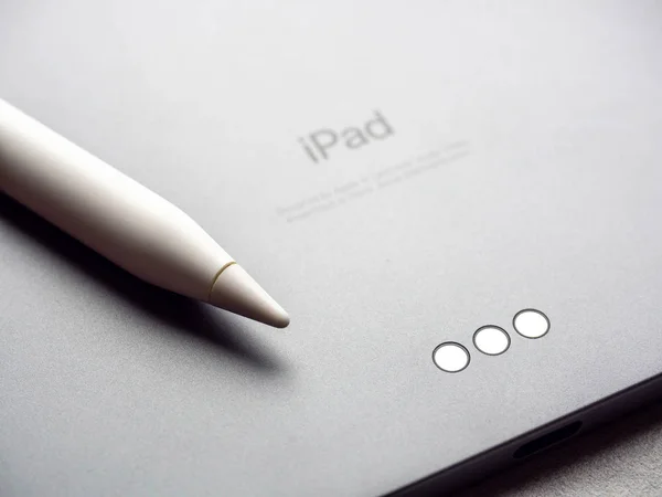 Apple iPad Pro com lápis da Apple — Fotografia de Stock