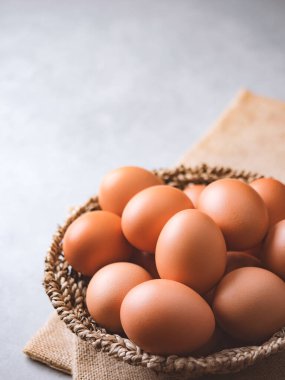 Organik tavuk yumurtası yemek malzemeleri konsepti.