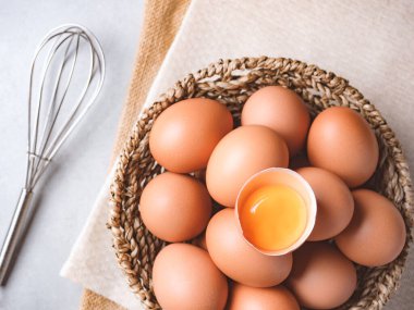 Organik tavuk yumurtası yemek malzemeleri konsepti.