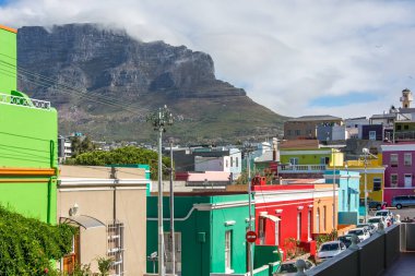 Bo-Kaap Cape Town için açık renklerle boyalı evleri bilinir