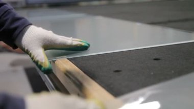Cam üstünde belgili tanýmlýk makine Dilimleme