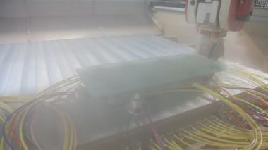 Cam üstünde belgili tanýmlýk makine Dilimleme