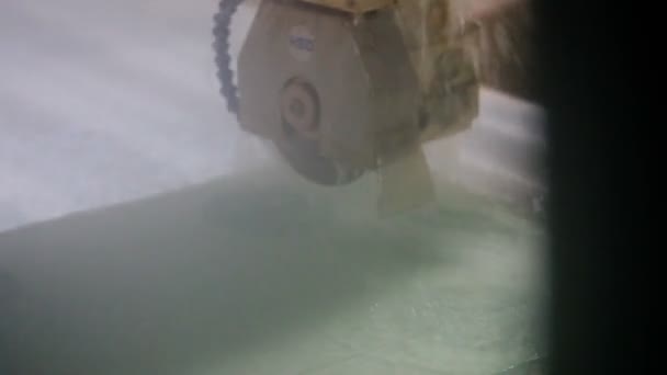 Krojenie szkła na maszynie — Wideo stockowe