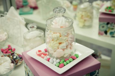 Pembe şekerleme tatlı