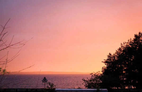 Roter Himmel bei Sonnenuntergang — Stockfoto
