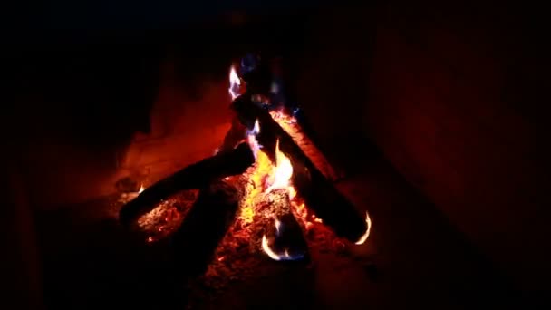 Fuego Una Casa Chimenea — Vídeos de Stock