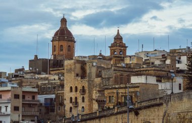 Eski şehir ve St. Lawrence'nın Kilisesi Il-Birgu, Malta için görüntüleyin