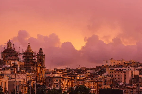 Růžové Večerní Cospicua Pohled Kostel Neposkvrněného Početí Panny Marie Malta — Stock fotografie