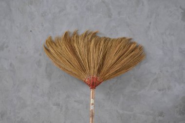 Çimento duvara süpürge