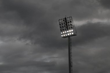 Işık stadyum veya spor raincloud karşı aydınlatma