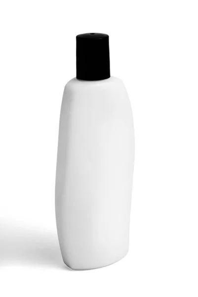 プラスチック製のボトルは、白い背景で隔離。あなたのデザインのためにモックを作成します。シャンプー、コンディショナー、シャワージェル、化粧品、クリーム — ストック写真