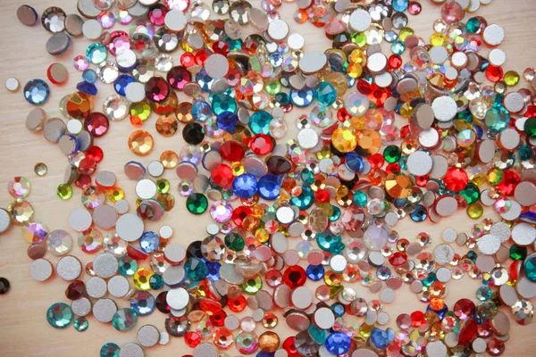 Coleção de strass multicoloridos — Fotografia de Stock
