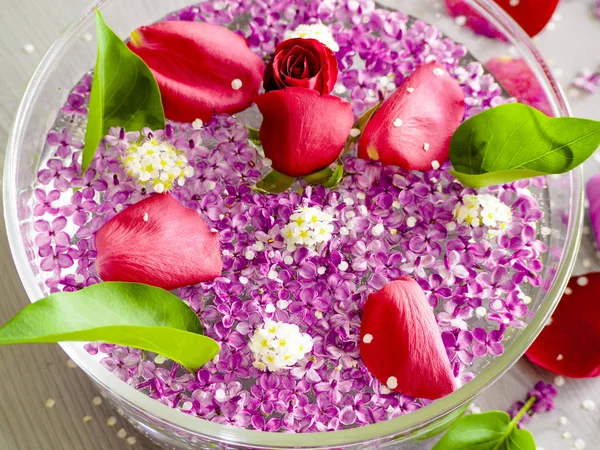 deniz tuzu ve uçucu yağlar, mor Lila. Spa