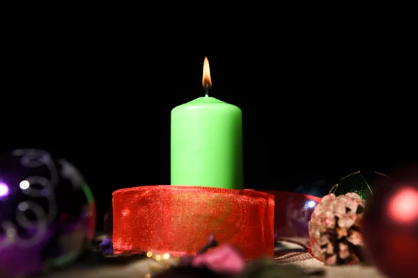 Yeşil mum aydınlatıldı 