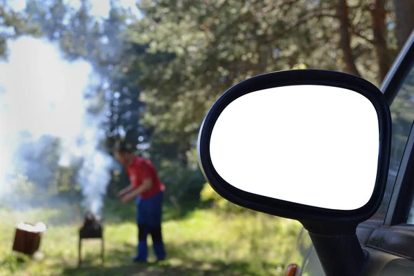 Side rear-view mirror on a car. — Stock Photo, Image