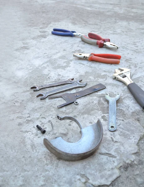 Makine tamiri için farklı araçlar