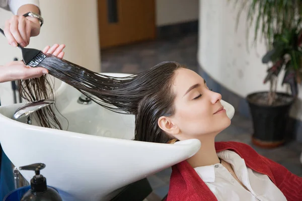 Kuaför boyama saçlar için müşteri