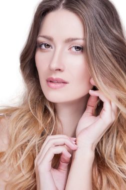 Kadın yüz el ile dokunmak 