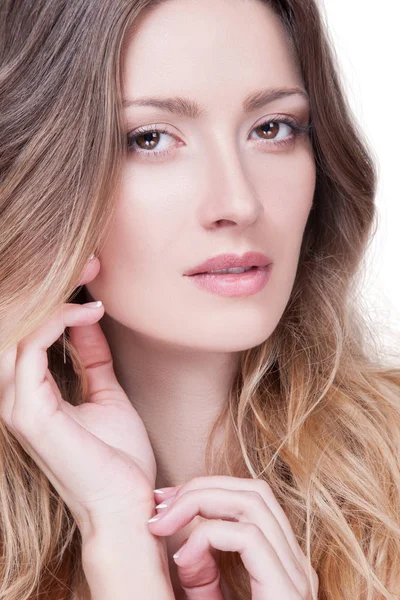 Kadın yüz el ile dokunmak 