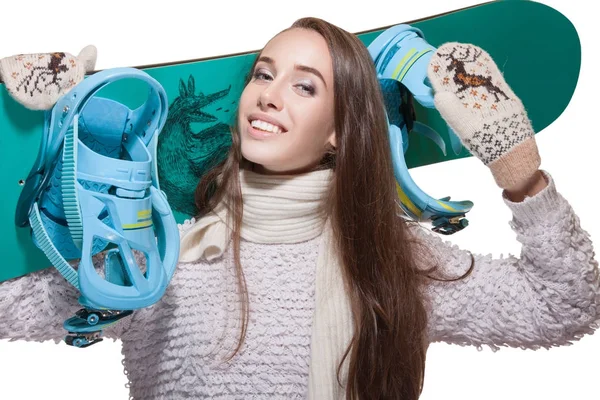 snowboard omzuna tutan kadın